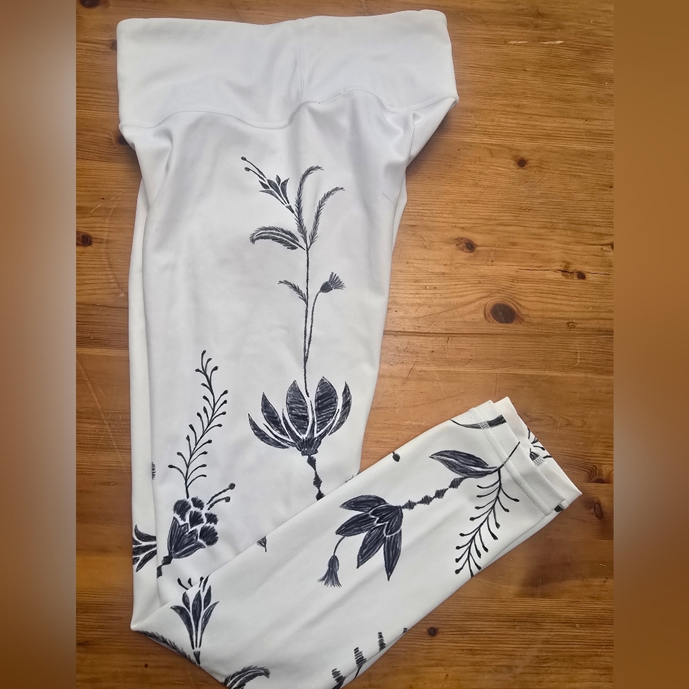 White Floral Long Sleeve Top
